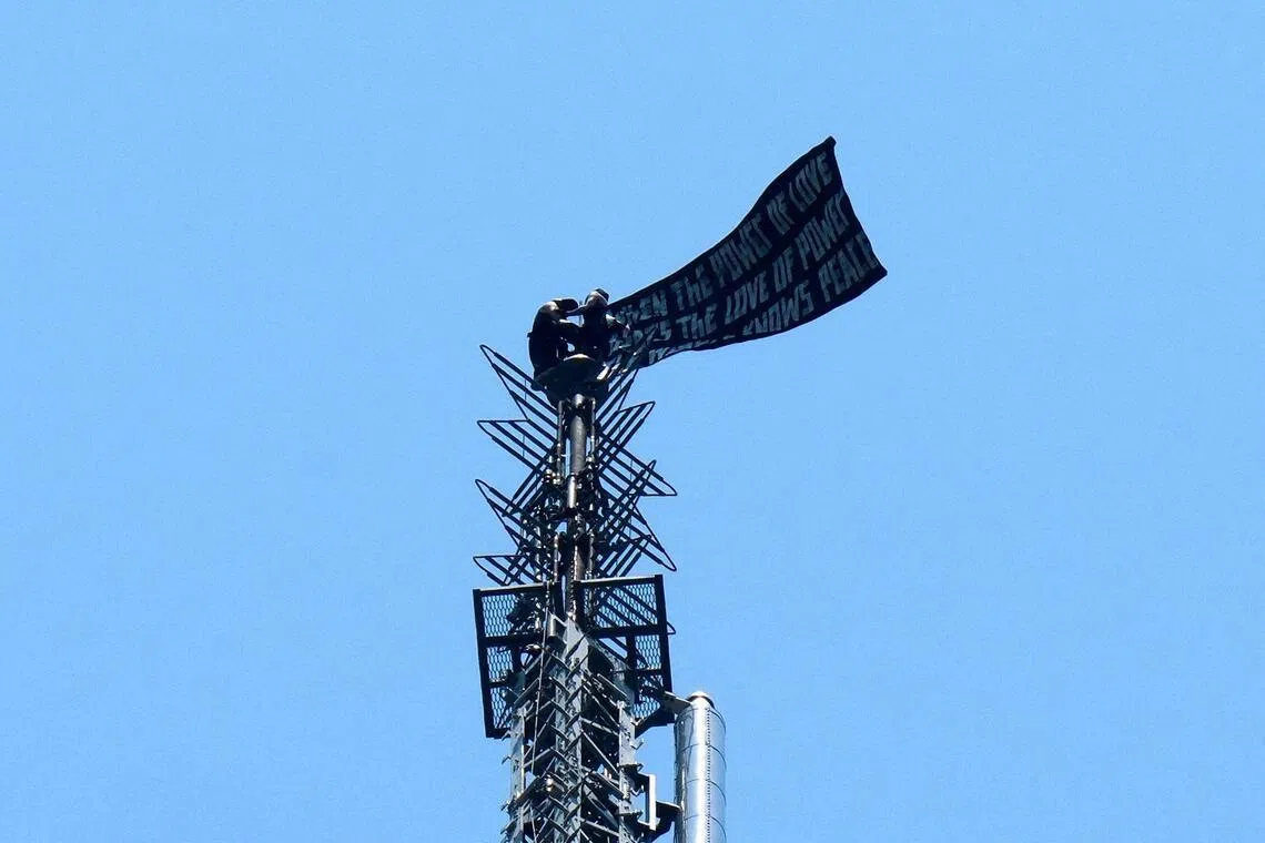 Empire State’e barış pankartı asanlar aranıyor