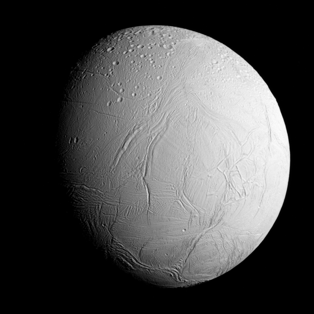 Enceladus Okyanusunda Dünya Mikropları Hayatta Kaldı