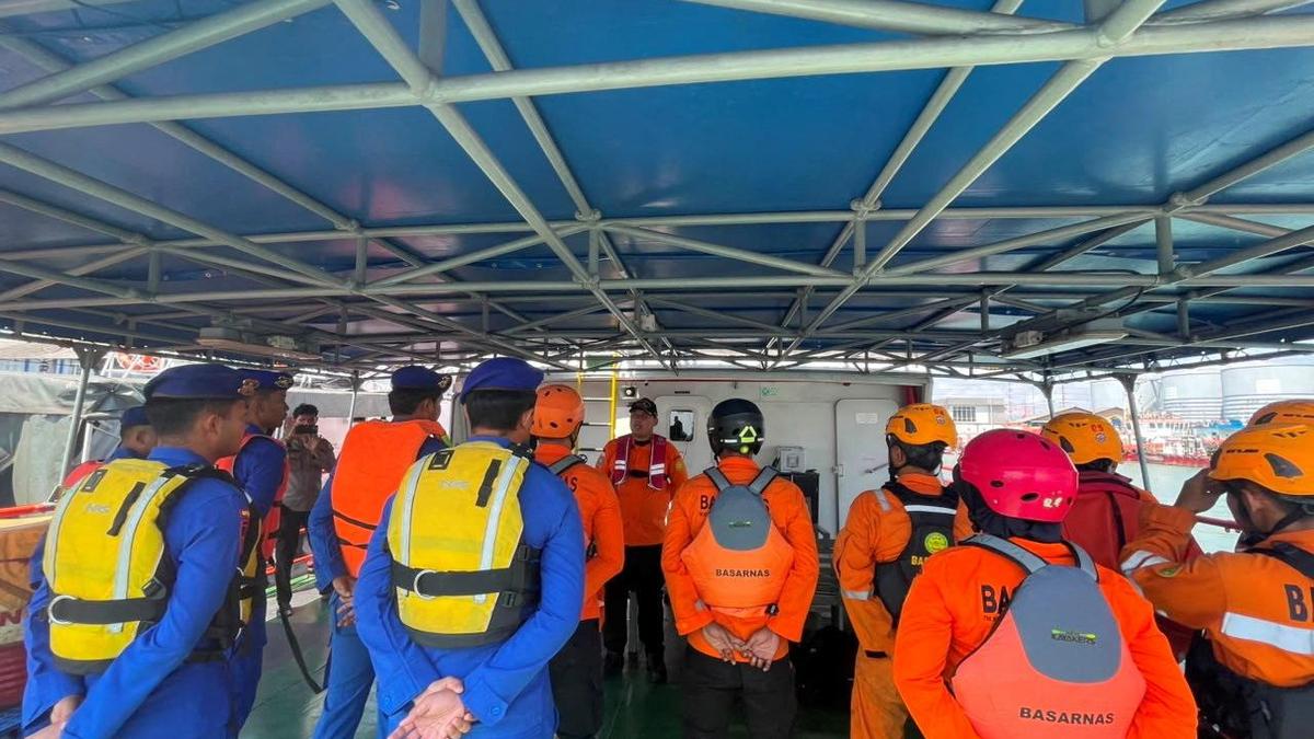 Endonezya'da Feribot Yangını: 5 Ölü, 41 Kayıp