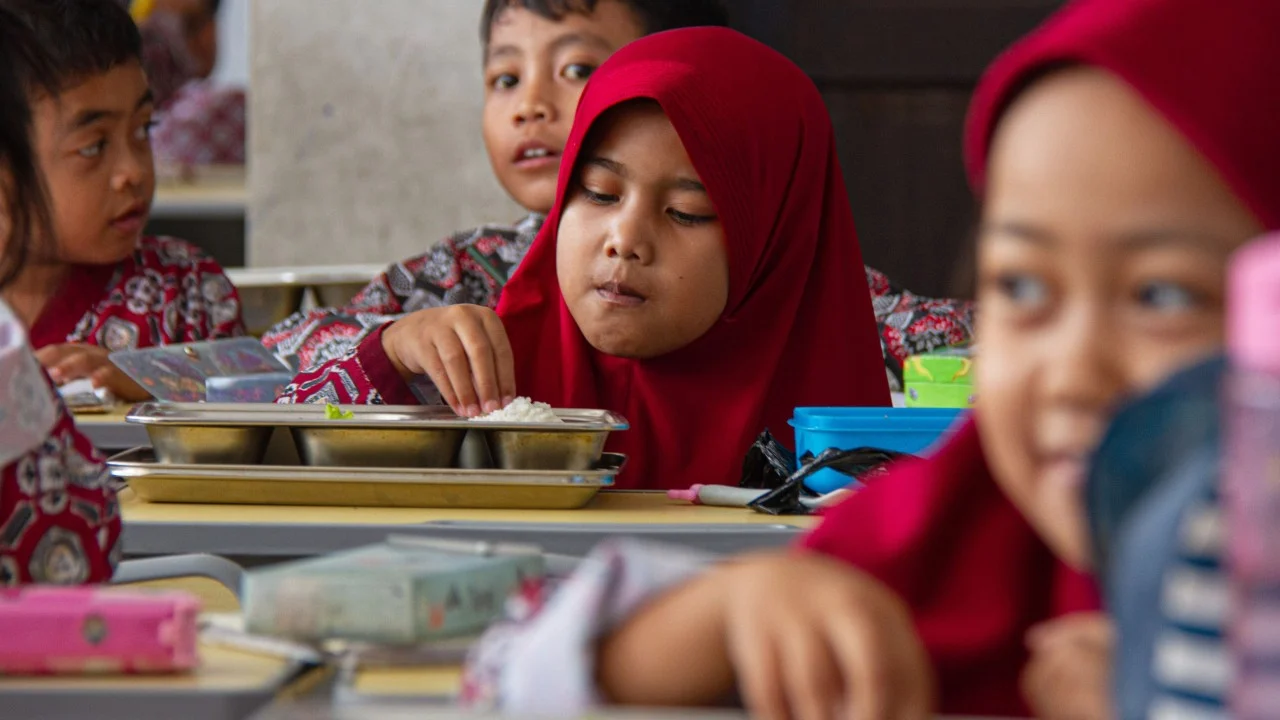 Endonezya, Prabowo'nun ücretsiz yemek programını neden kaldıramaz