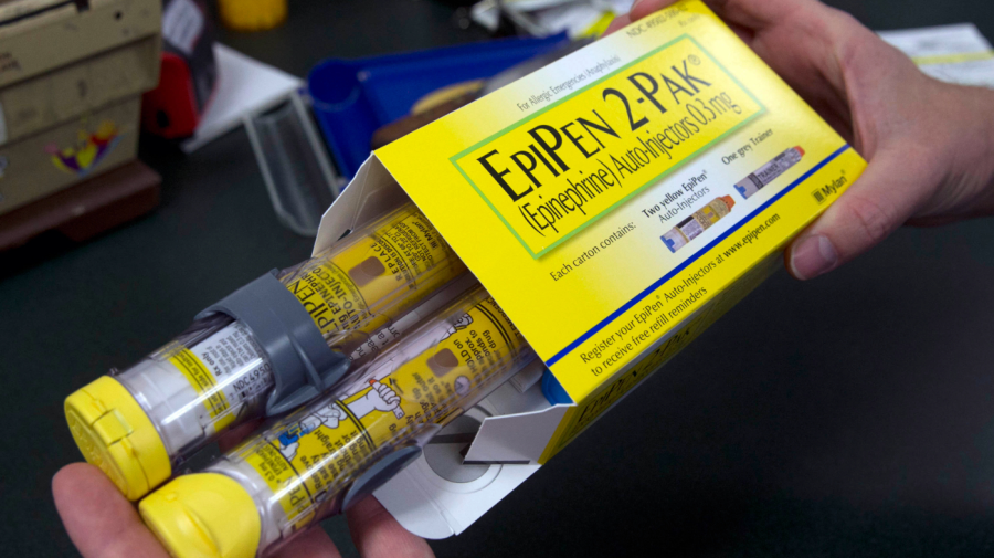 EpiPen İlk Yardımı Lüks Olmamalı: Yeni Kılavuz Eşitsizlikleri Artırabilir