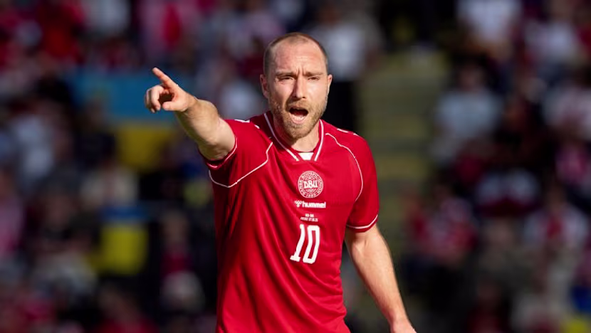 Eriksen, Danimarka-Ukrayna maçında yere yığıldıktan sonra evinde iyileşiyor
