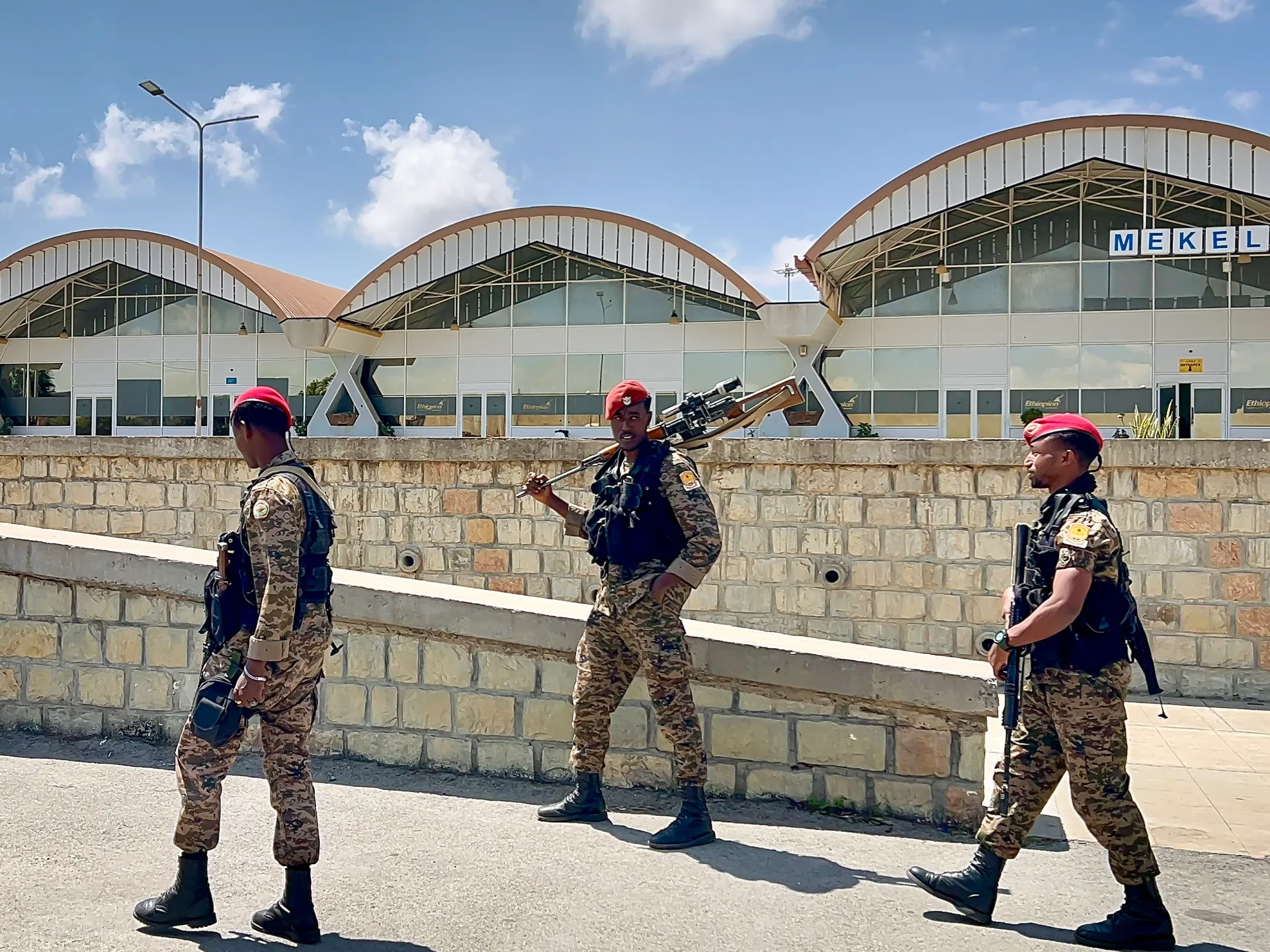Eritre askerleri kuzey Etiyopya'da görüldü, tansiyon yükseliyor