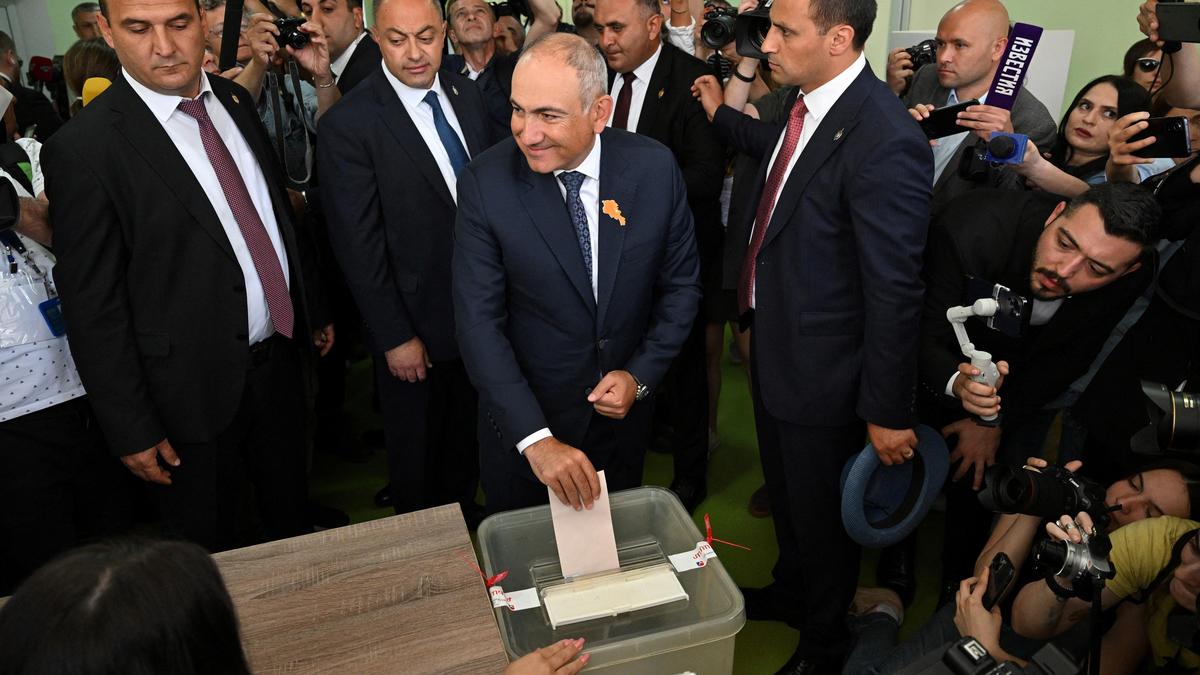 Ermenistan'da Rusya Baskısı Altında Seçim: Batı'ya Yönelme Krizi