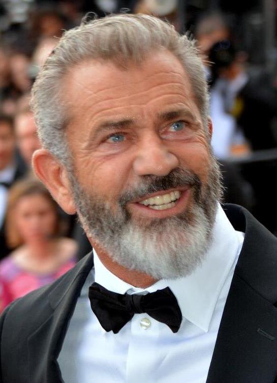 Eski af avukatı, Mel Gibson davasındaki 'hukuka aykırı' işten çıkarma nedeniyle Adalet Bakanlığı'na dava açtı