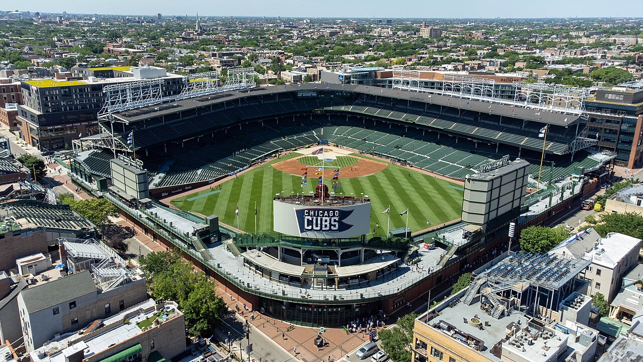 Eski Cubs Yıldızı Wrigley Field'da Topla Kafasına Darbe Aldı
