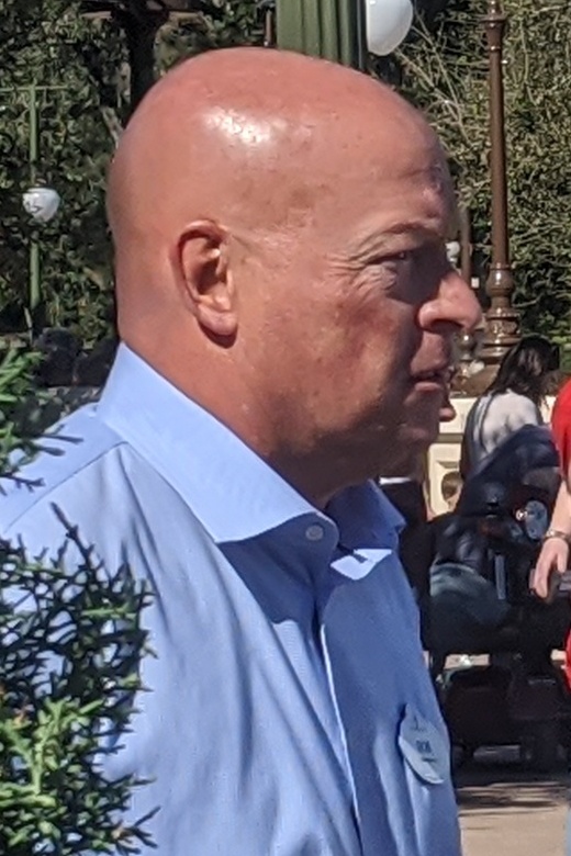 Eski Disney CEO'su Chapek: Şirket beni sildi