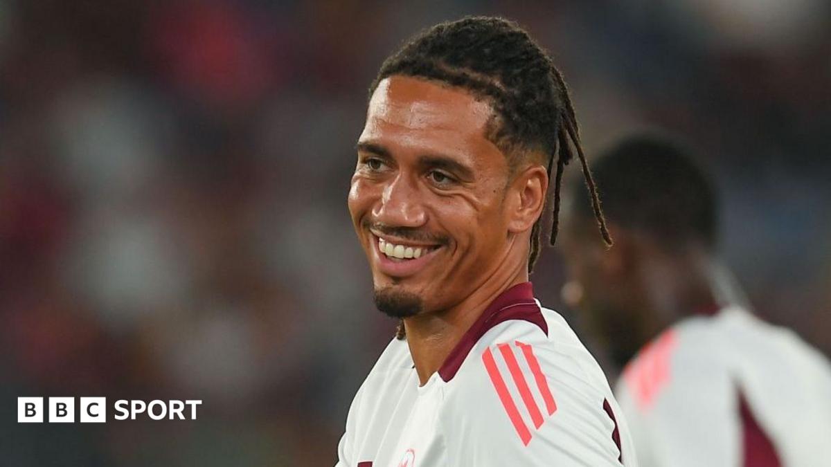 Eski Man Utd savunmacısı Smalling Porto'ya transfer oldu