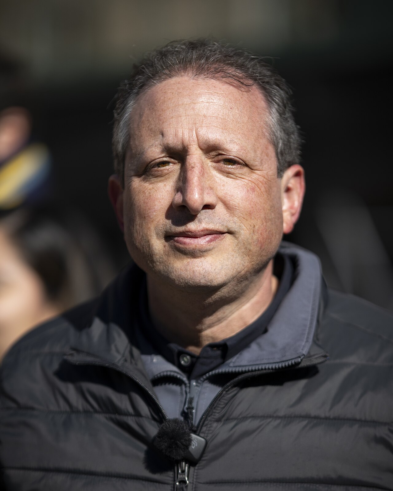 Eski NYC Denetçisi Brad Lander Göç Mahkemesi Önünde Yargılanacak