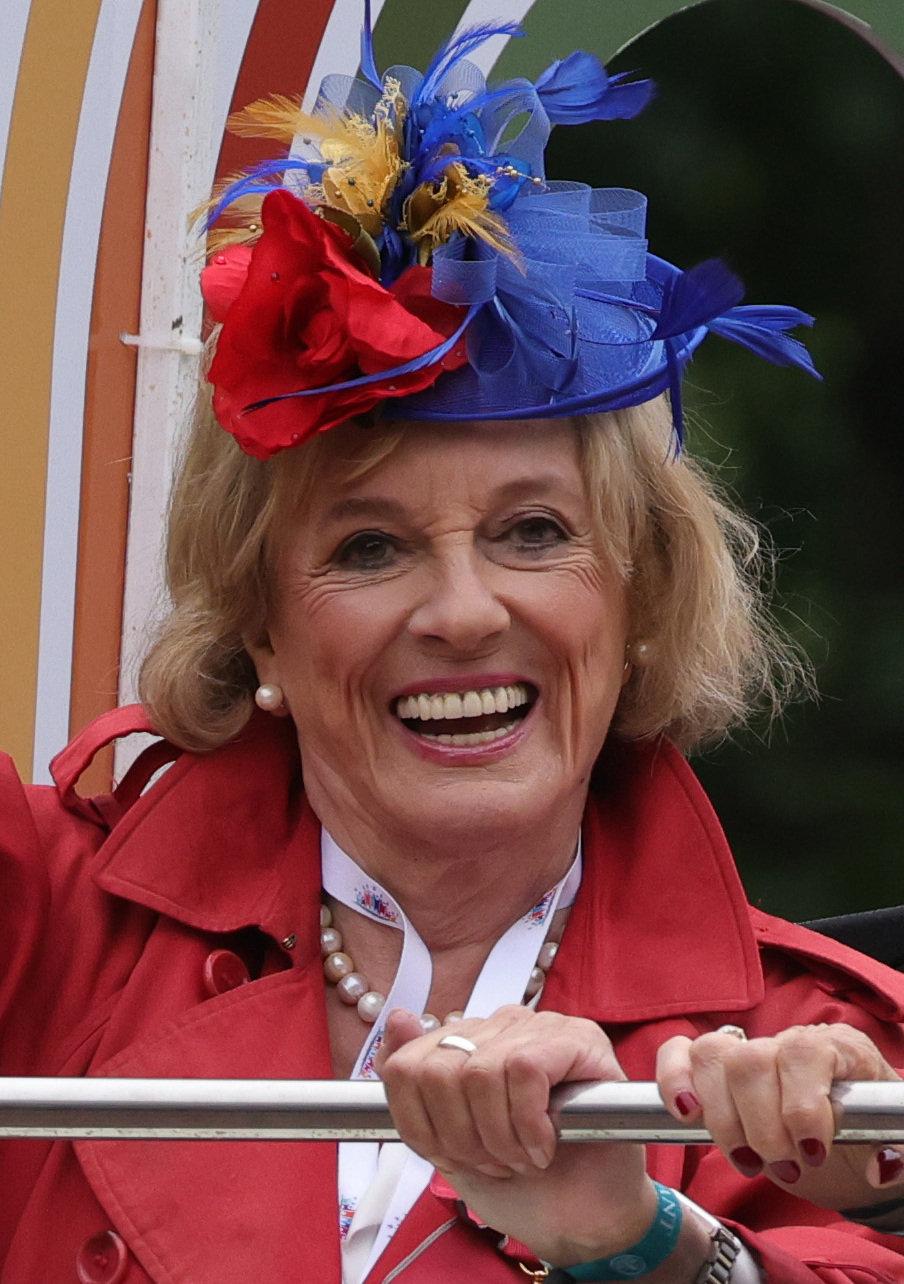 Esther Rantzen İsviçre Planından Vazgeçti