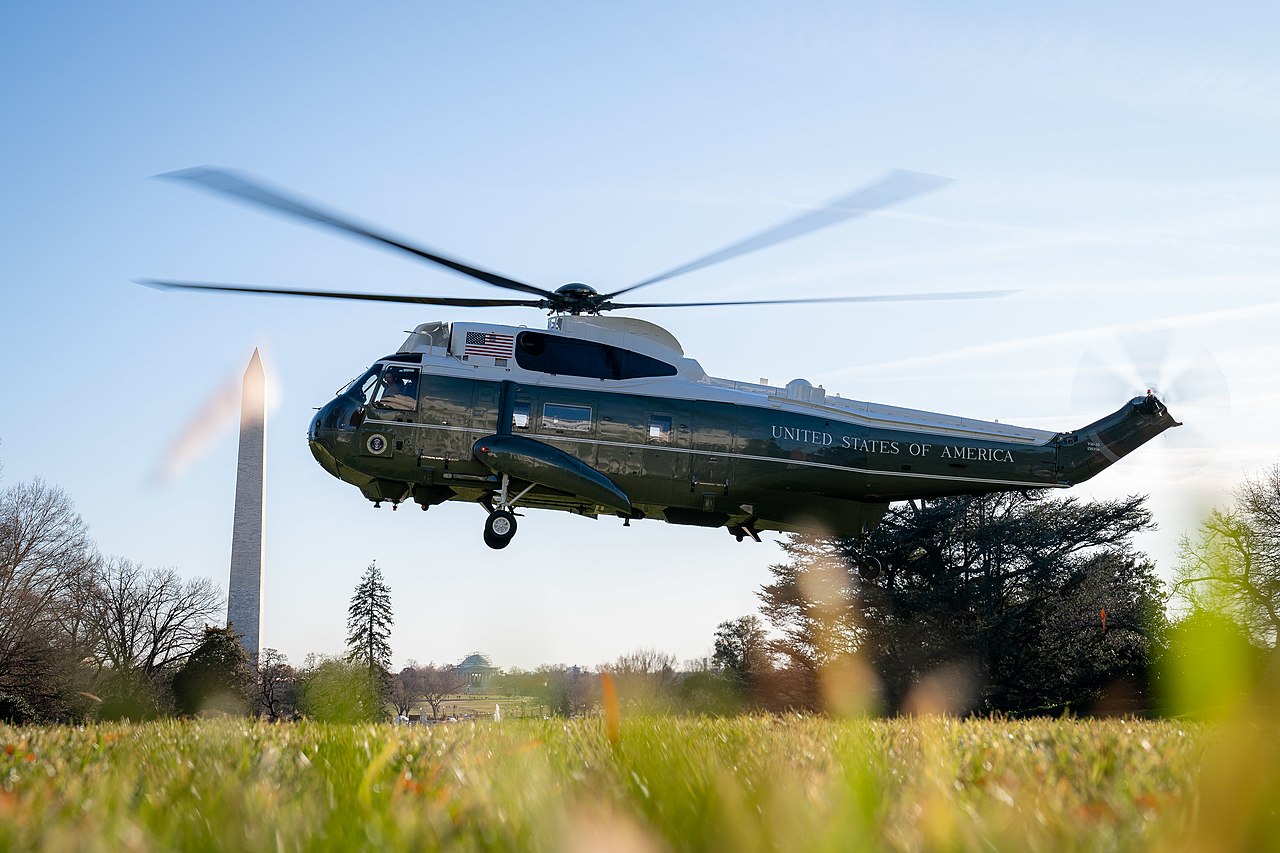 FAA, Trump'ın Marine One helikopteriyle ilgili güvenlik ihlalini araştırıyor