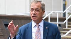 Farage, ırkçı sözler sonrası Reform'un denetimini savundu