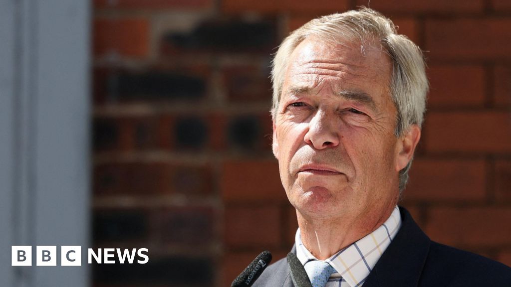 Farage: Yabancılar sosyal konutlardan men edilsin