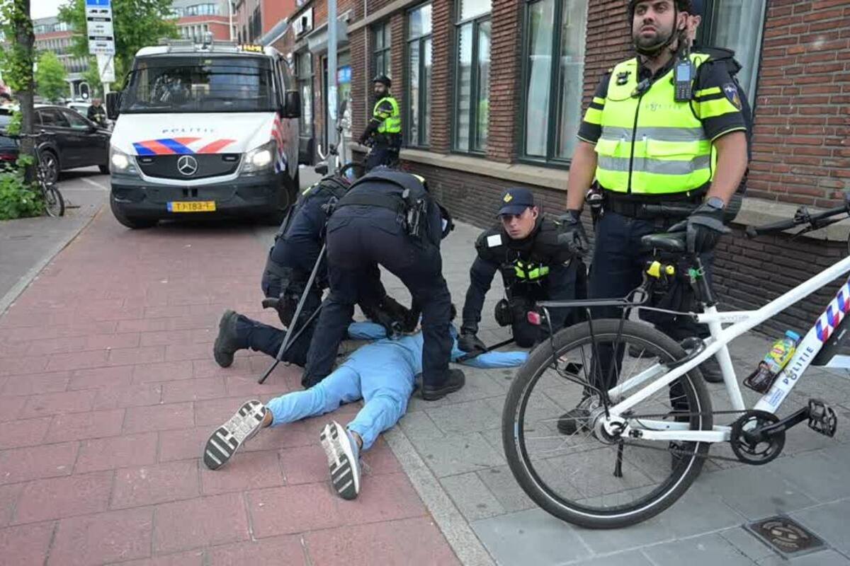Fas taraftarlarının Hollanda'da şampiyonluk kutlamaları gerginliğe yol açtı