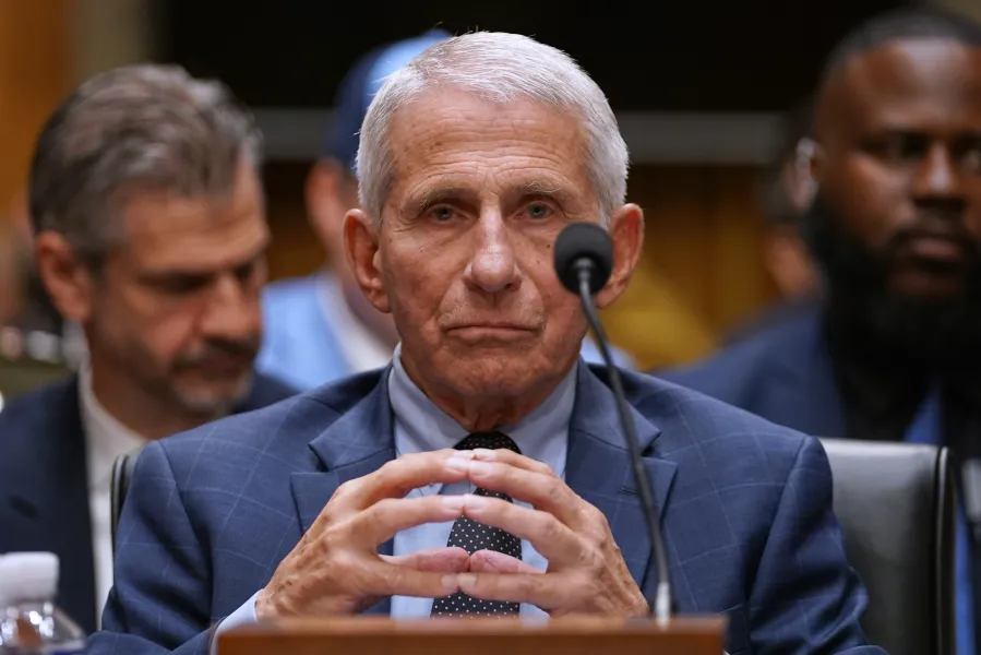 Fauci geri döndü: Bu kez yardımcıları sıraya girdi