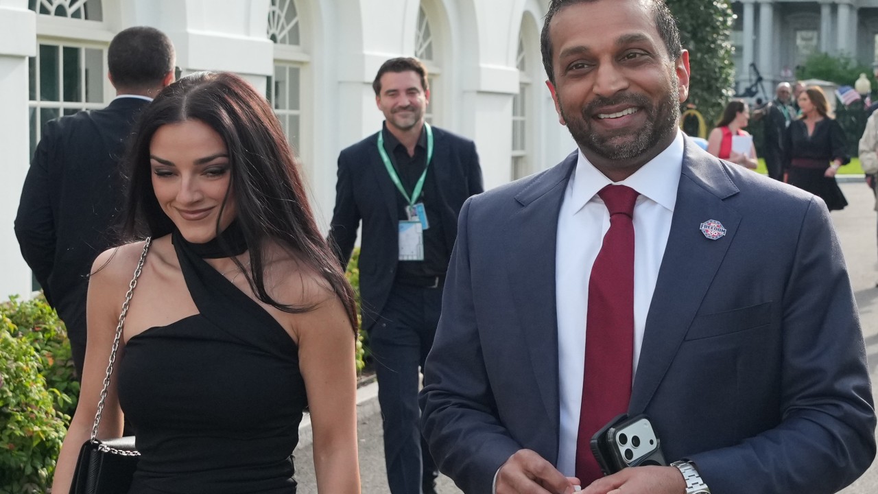 FBI Direktörü Kash Patel ve şarkıcı Alexis Wilkins nişanlandı
