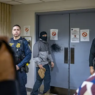 Federal Yargıçtan ICE'ye New York Gözaltı Merkezi İçin Sert Karar