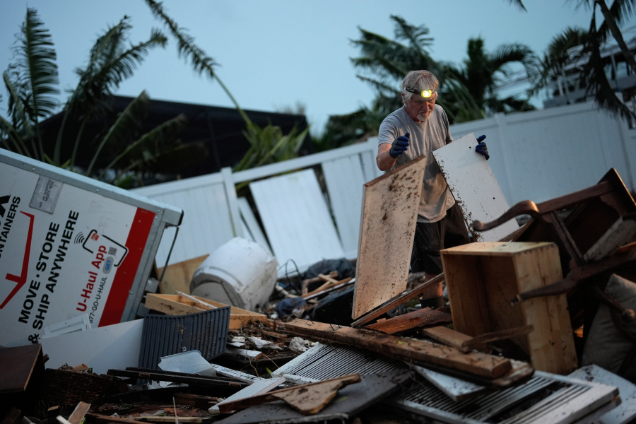 FEMA'nın Trump tabelalı evleri atlaması Hatch Yasası'na aykırı bulundu