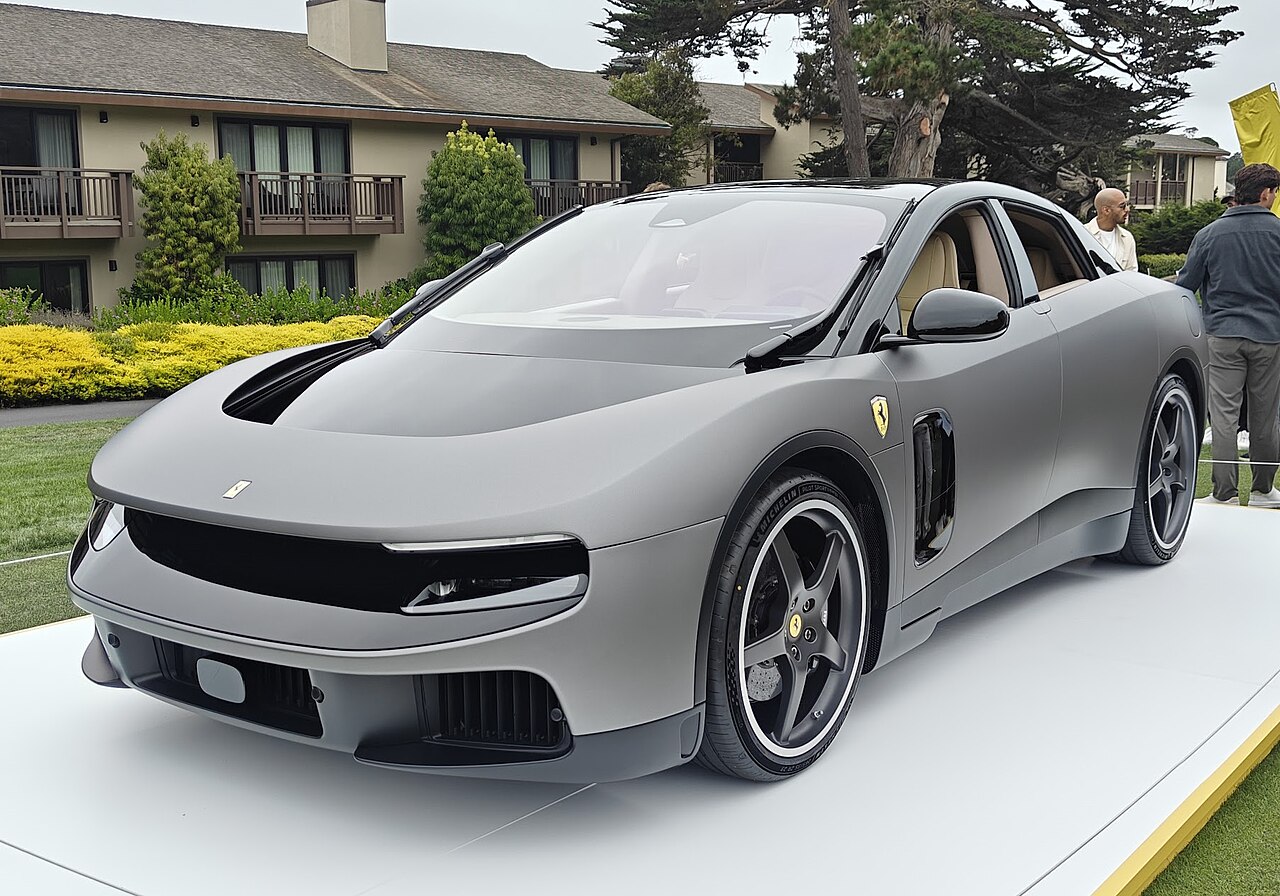 Ferrari'nin İlk Elektrikli Arabası Luce, 50 Milyon Dolarlık Rekor Fiyata Satıldı
