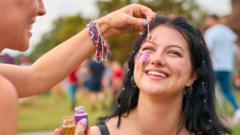 Festival Makyajında Toksik Ürünlere Dikkat: Reading ve Leeds Rehberi