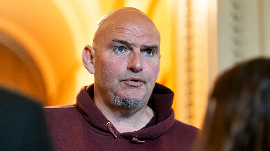 Fetterman: İran'ın nükleer tozu ABD saldırılarını haklı çıkarıyor