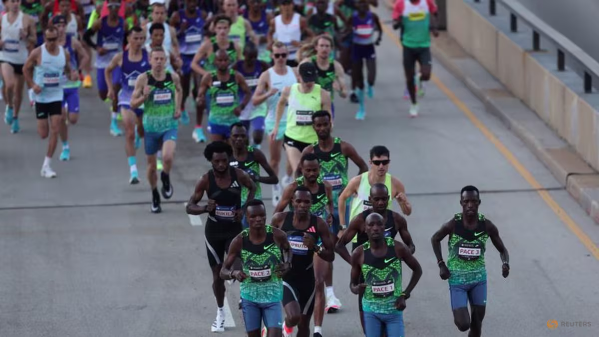 Feysa Chicago Maratonu'nu kazandı, Kipruto erkeklerde birinci