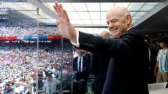 FIFA Başkanı Infantino için 'aldatarak güveni zedeledi' suçlaması