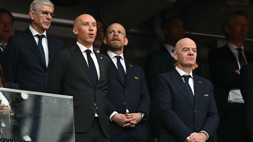 FIFA Başkanı Infantino'ya Wenger ve kritik müttefikten isyan
