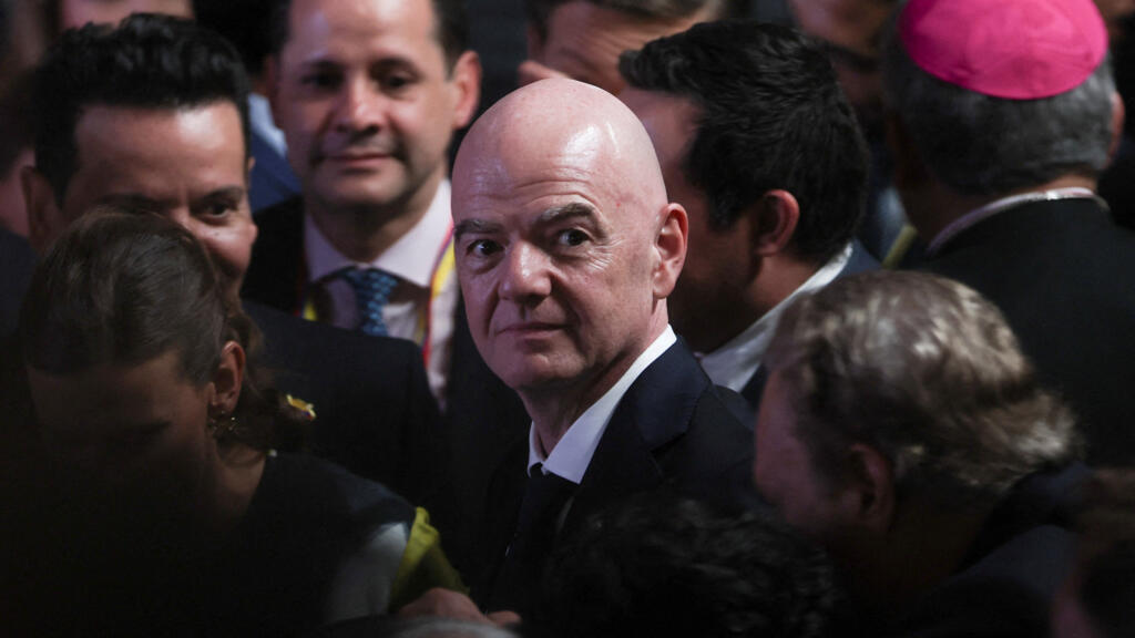 FIFA CEO'su, Infantino'nun yatırımcı planını eleştirdi ve istifa etti