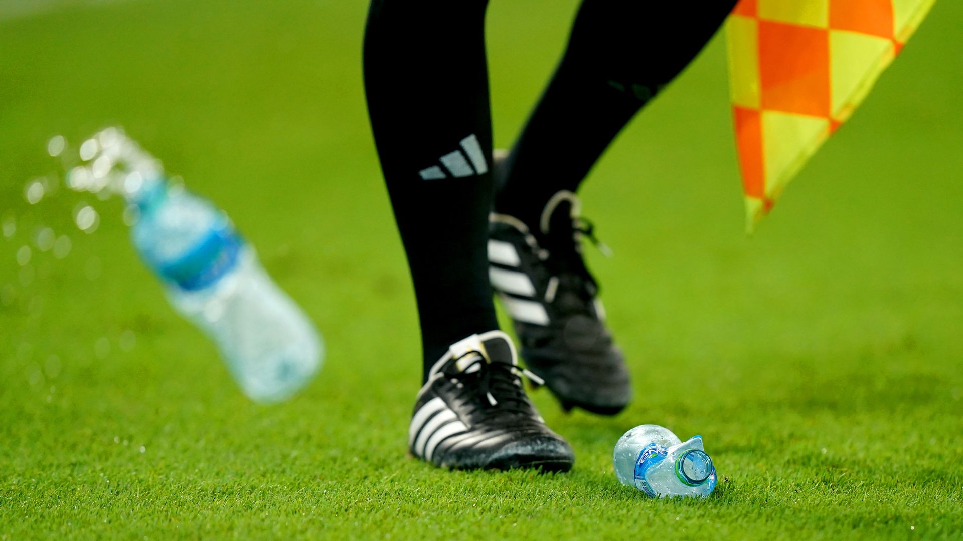 FIFA Dünya Kupası'nda plastik şişe yasağına geri adım