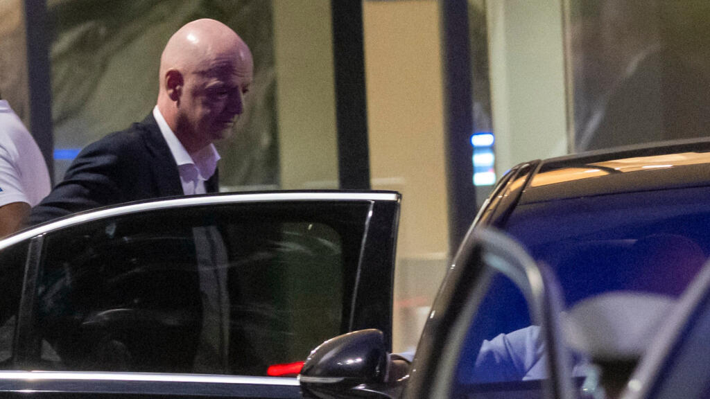 FIFA Infantino'ya tam destek verdi, Dünya Kupası yatırım planı için özür diledi