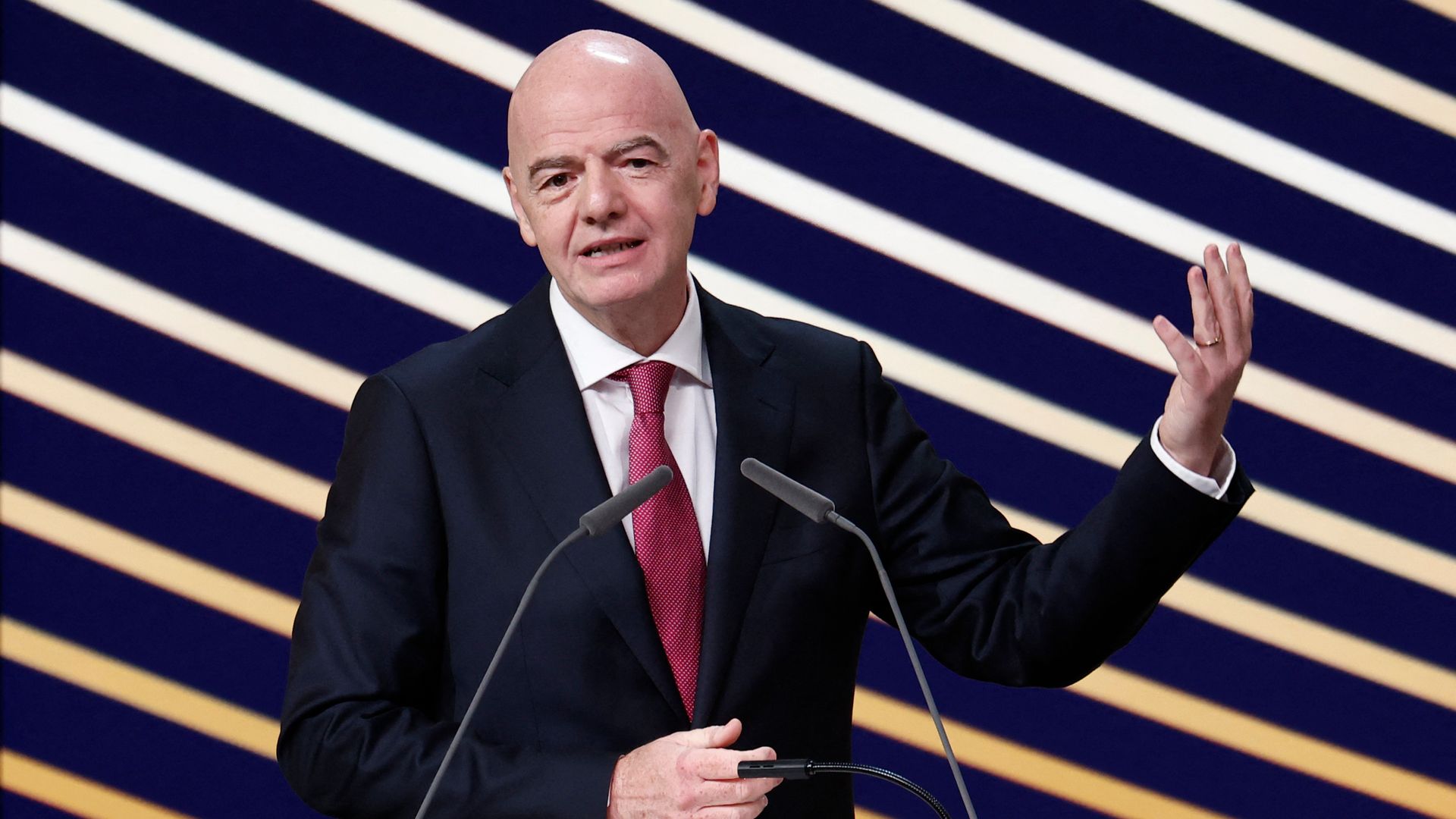 FIFA'da reform zirvesi önerisi