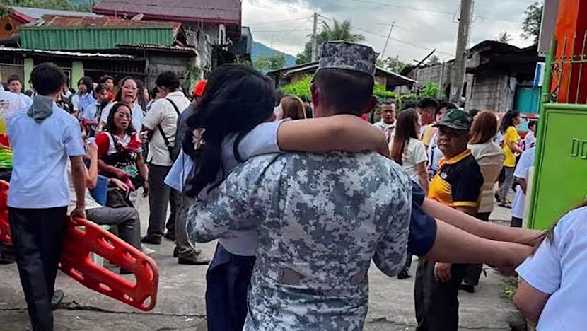 Filipinler'deki Deprem Deniz Seviyesini 2 Metre Yükseltti