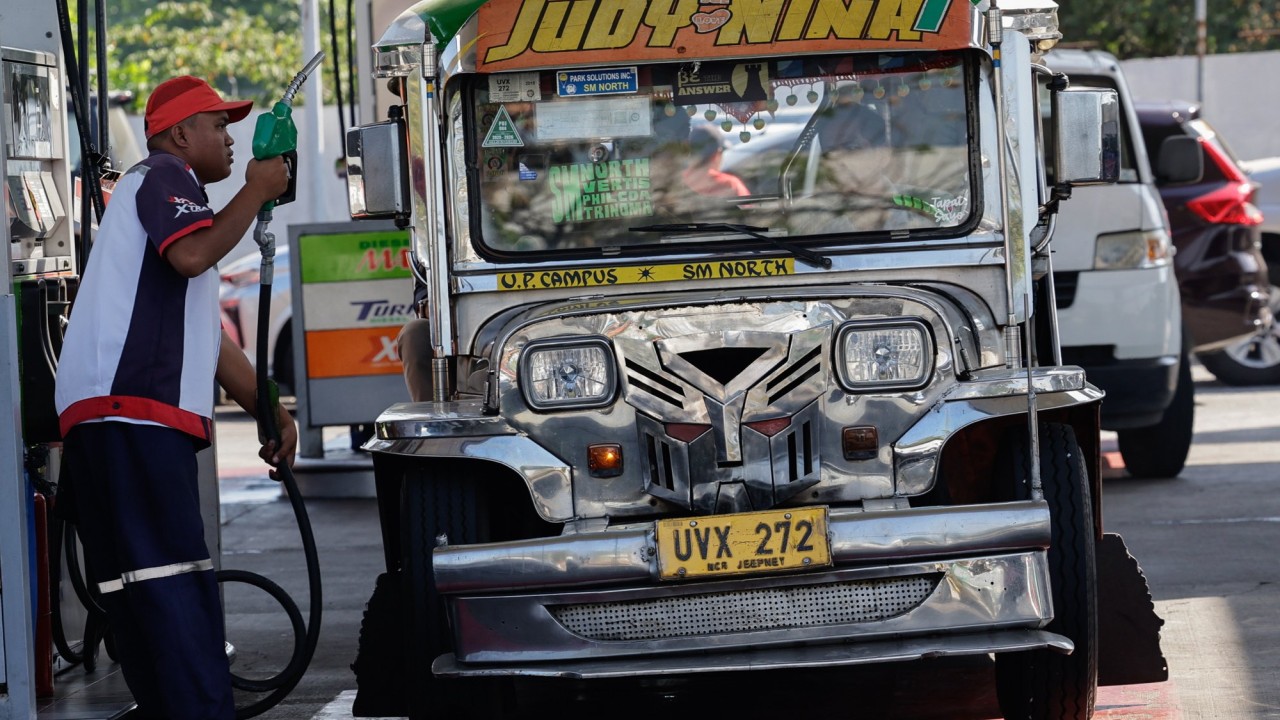 Filipinler'in ikonik minibüsleri elektrikliye dönüyor: Jeepney'ler yeni yola hazırlanıyor