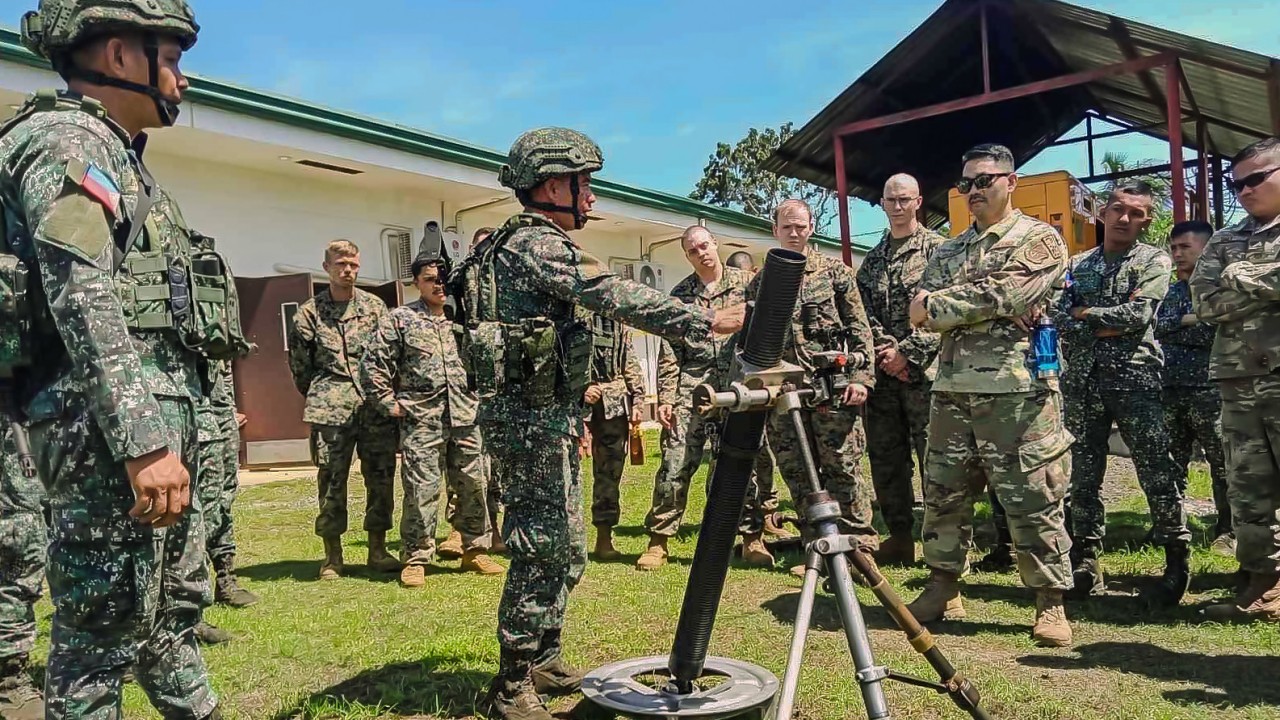 Filipinler-İngiltere askeri anlaşması Güney Çin Denizi'nde NATO'nun etkisini artıracak