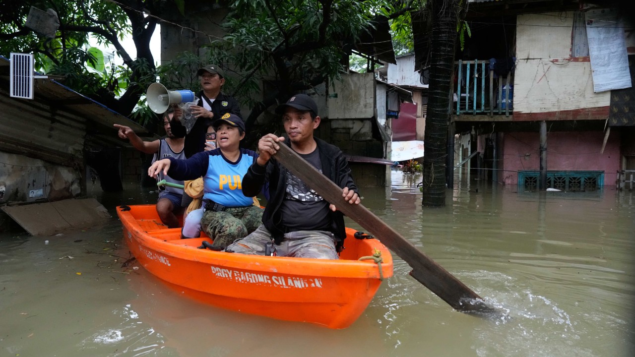 Filipinler'de Muson Yağmurları 12 Can Aldı, 8 Kişi Kayıp