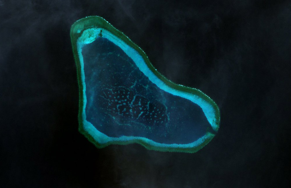 Filipinler, Scarborough Shoal'daki yeni yapıyı araştırıyor