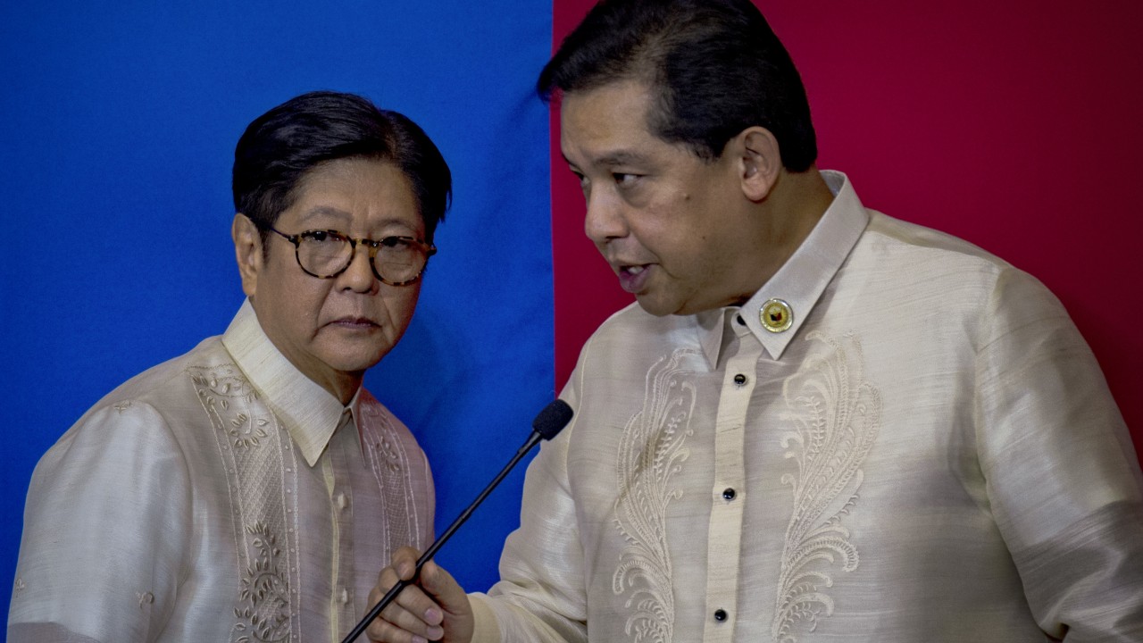 Filipinler'de yolsuzluk skandalı: Eski Meclis Başkanı milyarları 'saklayamadı