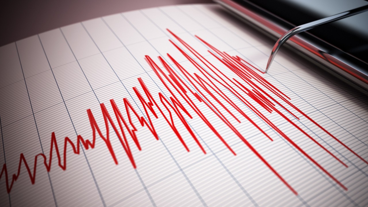 Filipinler'de 8.2 Büyüklüğünde Deprem, Tsunami Uyarısı