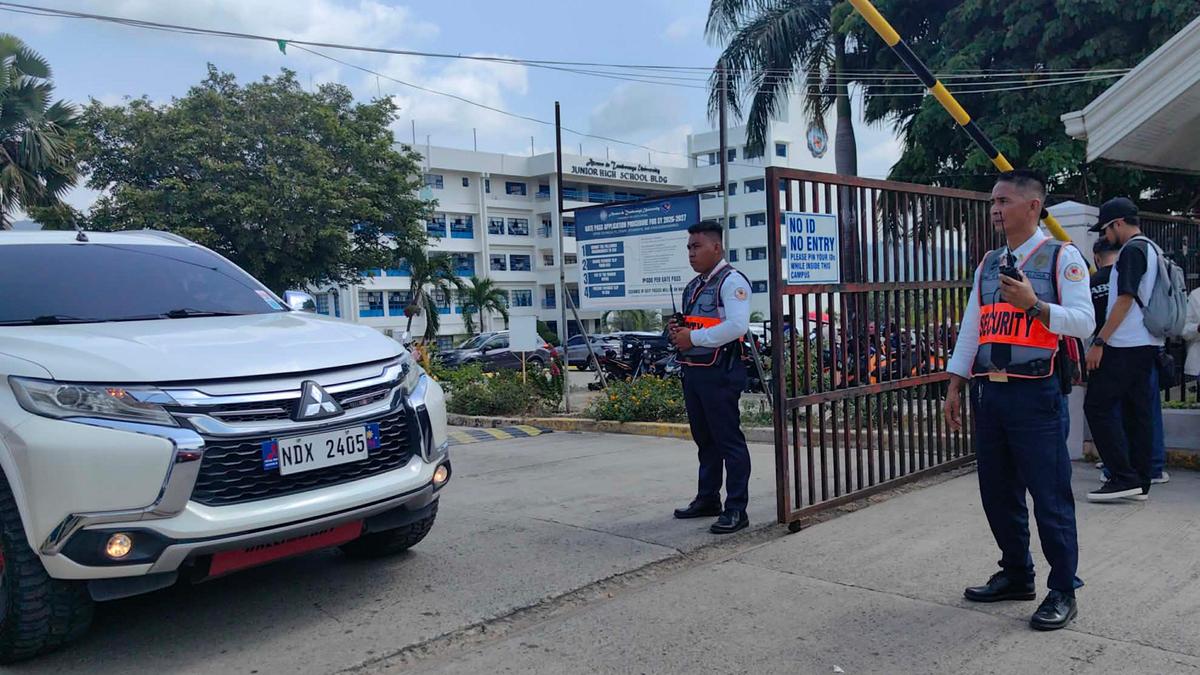 Filipinler'de öğrenci sınıf arkadaşını vurup intihar etti