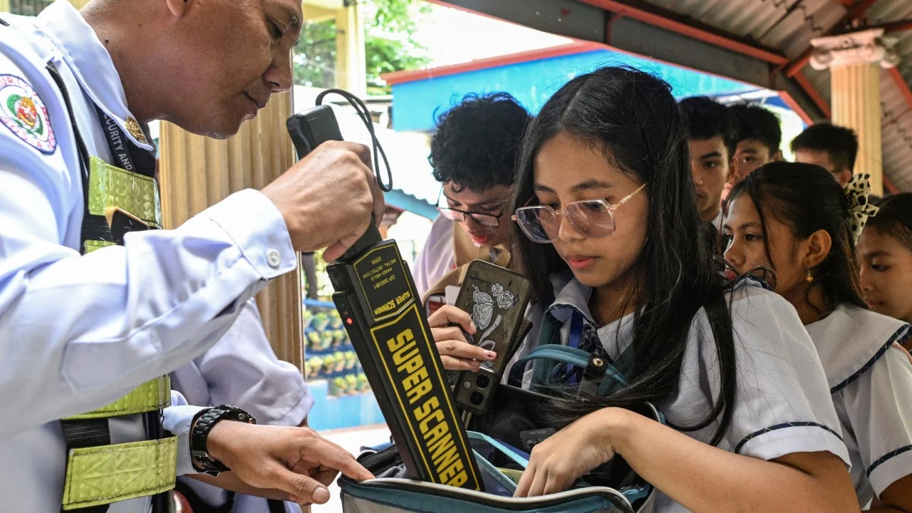 Filipinler'deki okul saldırısı sosyal medyayı ve oyunları sorgulattı