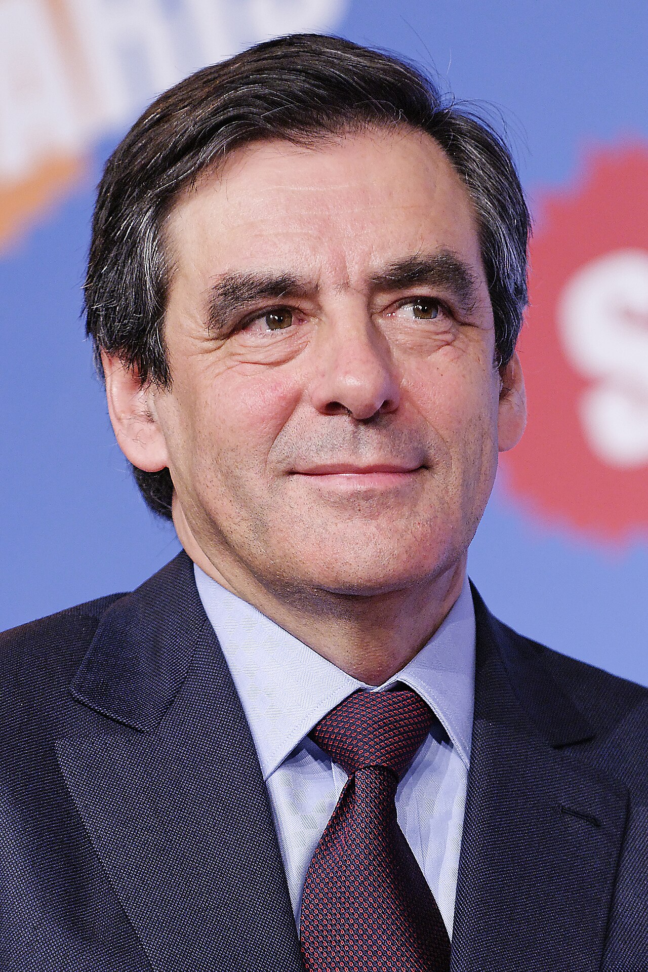 Fillon'a Fransız Onur Nişanı'ndan geçici uzaklaştırma