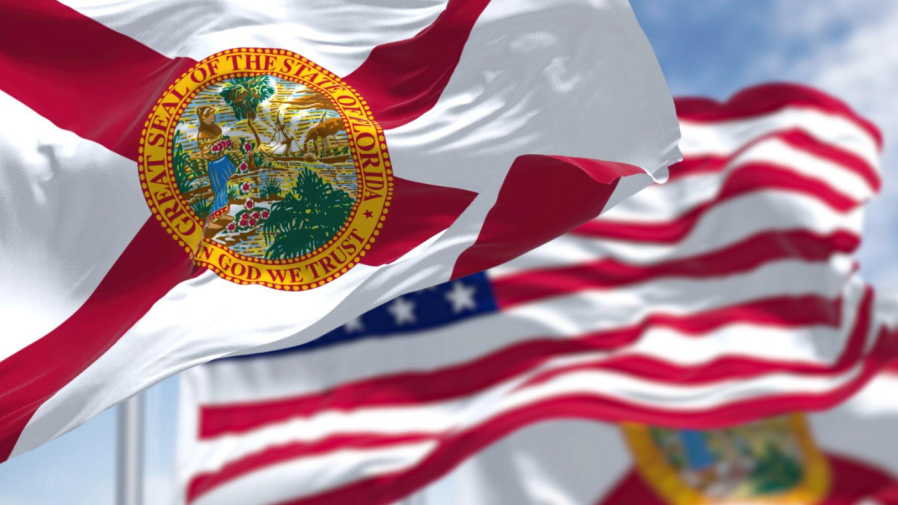 Florida'da rap şarkı sözleri yıllığa girince müdür açığa alındı