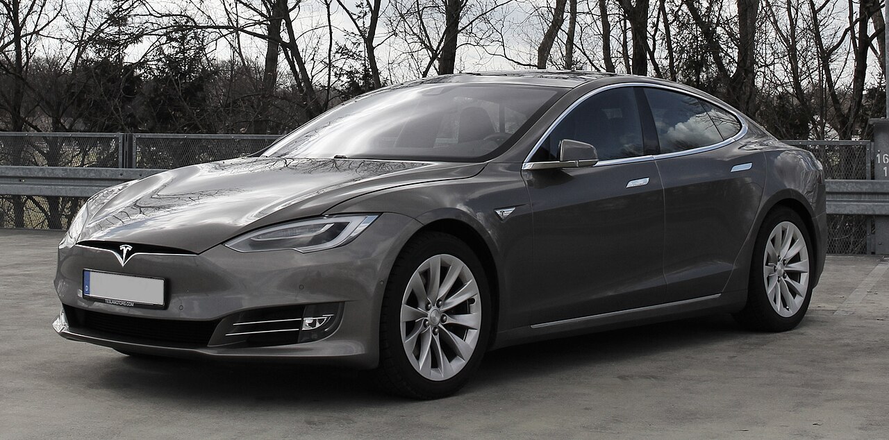Florida'da Tesla patlaması: Ev yok oldu, köpek öldü