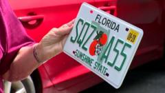 Florida'da yaşlı kadına gelen müstehcen plaka şaşkınlık yarattı