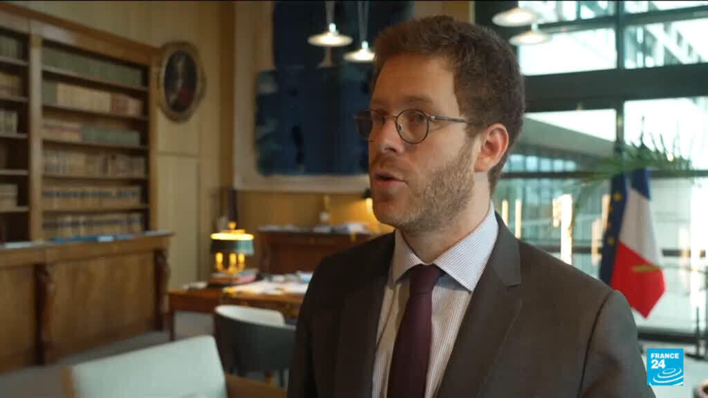 Fransa 2027 bütçesinde kemer sıkma talep ediyor, yatırımcılar tedirgin