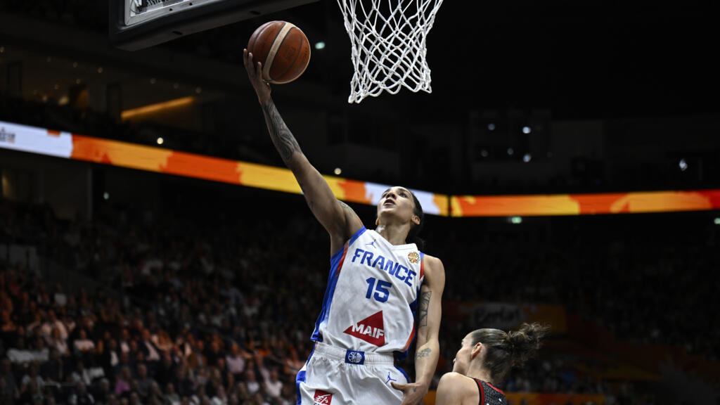 Fransa, Almanya'yı 86-64 Yenerek İlk Kez Dünya Kupası Finalinde