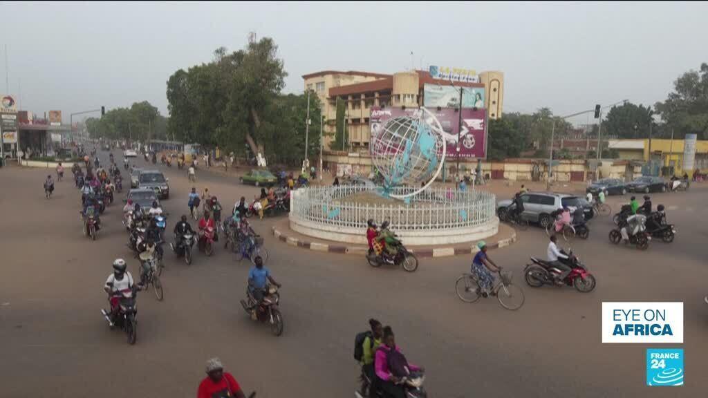 Fransa, Burkina Faso'daki tüm diplomatlarını geri çekti