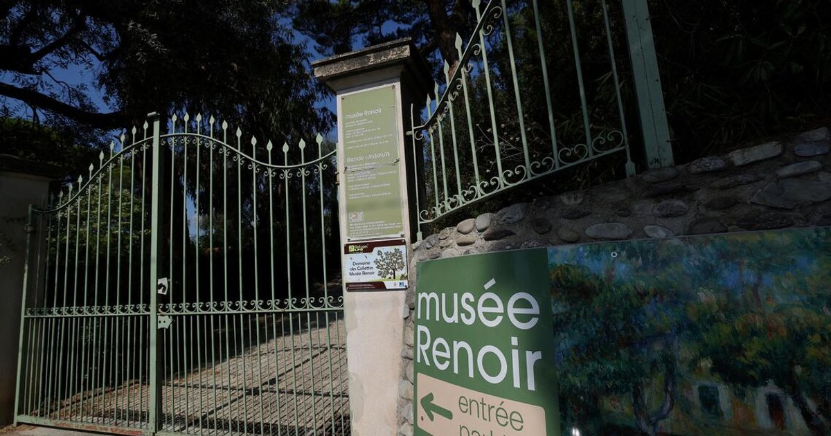 Fransa'da Çalıntı Renoir Tabloları Duvarın Arkasında Bulundu