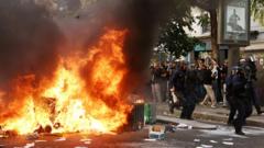 Fransa öğrenci eylemlerinde el bombası kullanımını durdurdu
